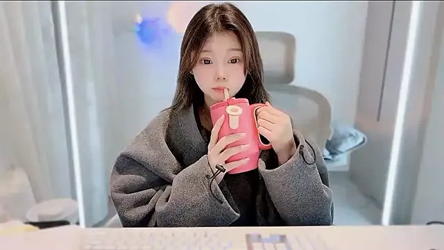 yang-yang-yang on StripChat