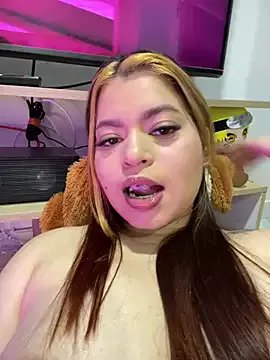 Yaqui_elle on StripChat