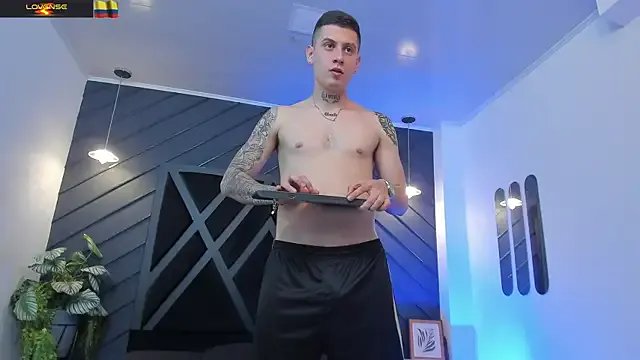 Yeiko_Romero_ on StripChat