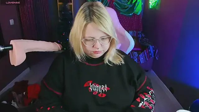 Yoki_Shizuko on StripChat