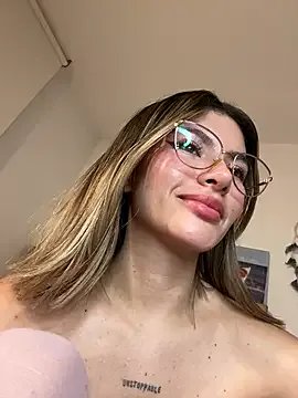 Your_Honeey on StripChat