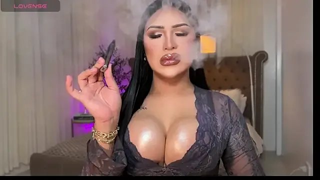 Your_Majesty_Tyra on StripChat