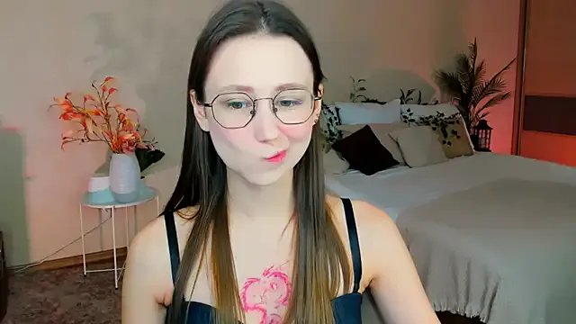 YourLovellyStory on StripChat