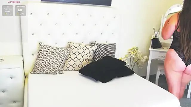 Ysabell01 on StripChat