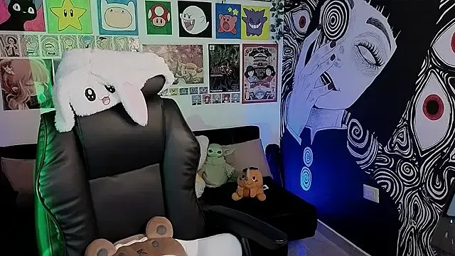 Yuhwan_ on StripChat