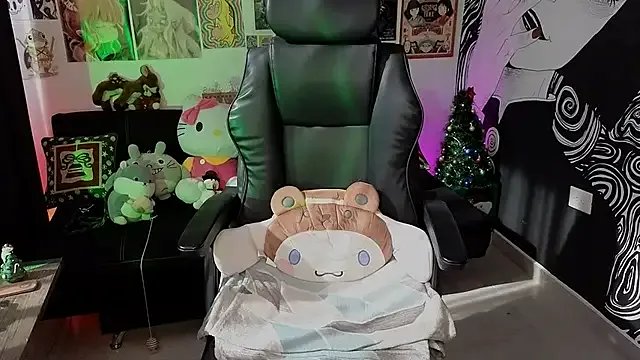 Yuhwan_ on StripChat