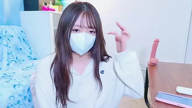 yuki-chi on StripChat