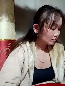 yula-bi on StripChat