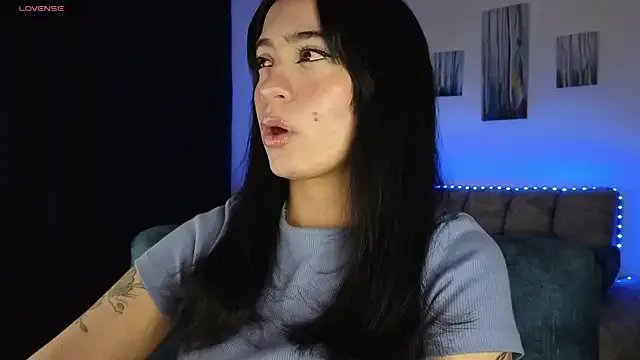 ZaraDames_ on StripChat