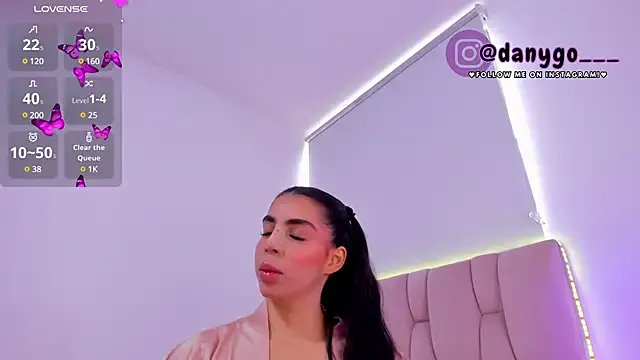 ZarianaEvanz on StripChat