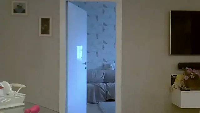 Freechat ZarinaSwift on StripChat