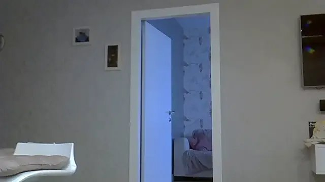 Freechat ZarinaSwift on StripChat