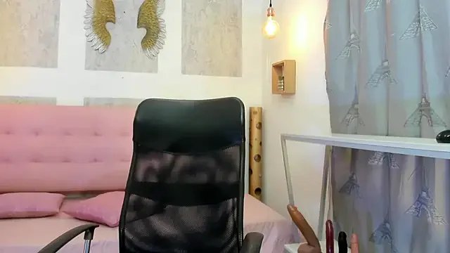 zhamira_21 on StripChat