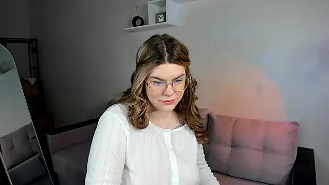 zoe_j0y — air kiss