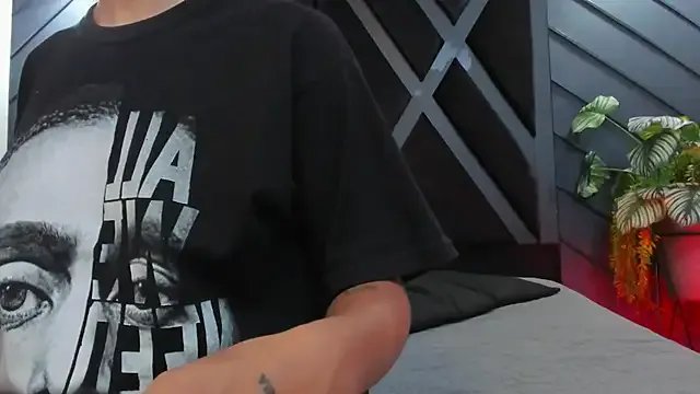 zoe_martins_ on StripChat