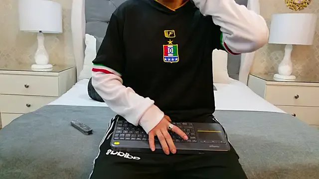 Freechat ZoeKrug on StripChat