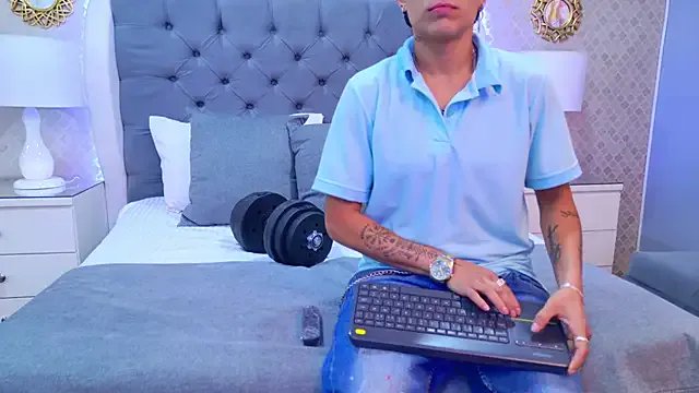 Freechat ZoeKrug on StripChat