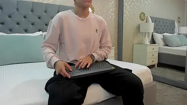 Freechat ZoeKrug on StripChat