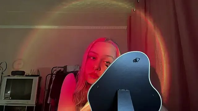 ZoraDearmon on StripChat