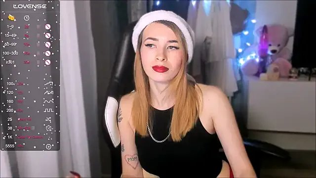 Freechat ZoyaMill on StripChat