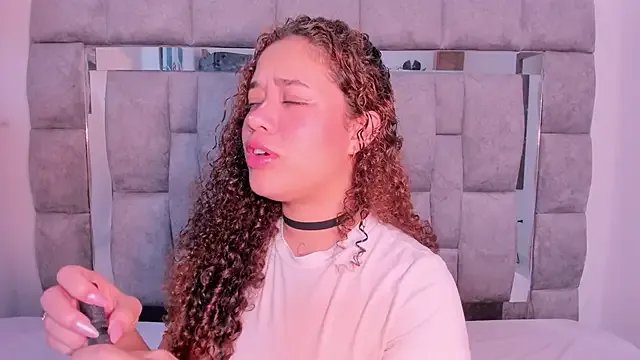 zulyjones on StripChat