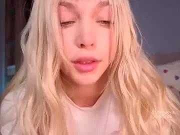 Photos of cutieeeeva from Chaturbate is Group