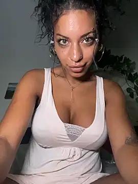 Photos of AlyssaHottv_ from StripChat is Freechat