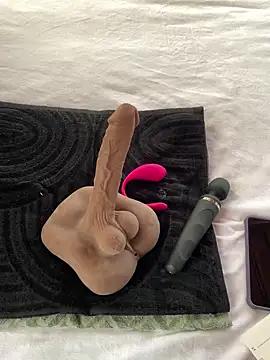 Photos of BigRound-Bootayy from StripChat is Freechat