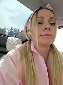 Photos of Bondgirl_013 from StripChat is Freechat