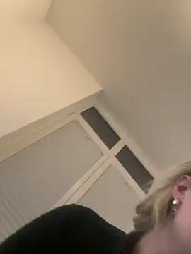 Photos of CherryEmmy from StripChat is Freechat