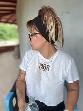 Photos of DIANITA_1988 from StripChat is Freechat
