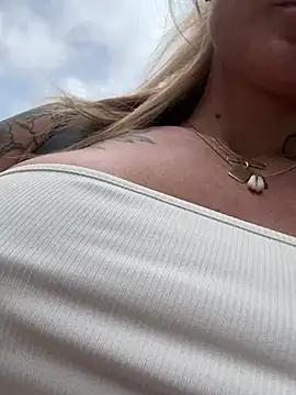 Photos of Etwas_neugierig from StripChat is Freechat