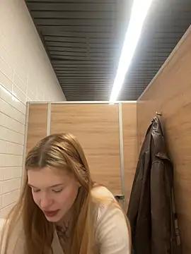Photos of Honey___Hot from StripChat is Freechat