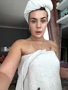 Photos of hottie_harleigh69 from StripChat is Freechat