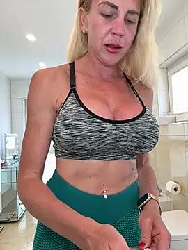 Photos of Kate-monroe from StripChat is Freechat