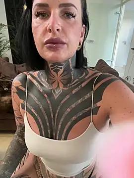 Photos of KathaleaNoir from StripChat is Freechat