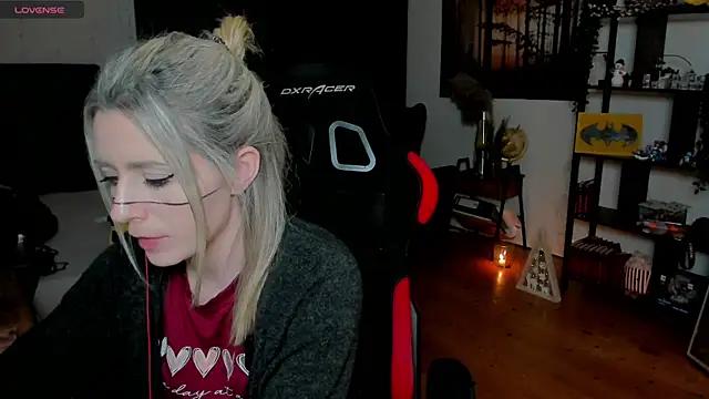 Photos of Lisaonthemoon from StripChat is Freechat