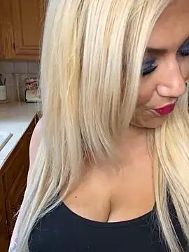 Photos of LittleMissEeve from StripChat is Freechat
