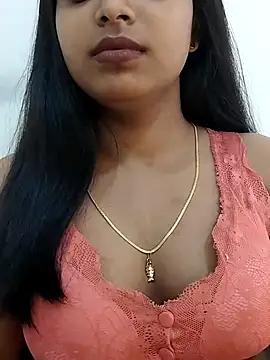 Photos of Maahhii_2 from StripChat is Freechat