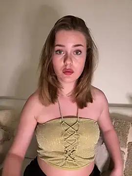 Photos of MaribelRiver from StripChat is Freechat