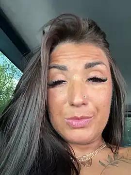 Photos of RuslanaXX from StripChat is Freechat
