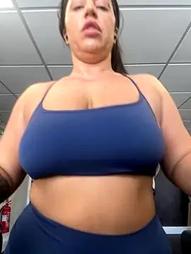 Photos of SashaThicc from StripChat is Freechat