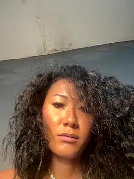 thai-dreamgirl model from StripChat