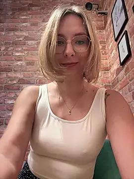 Photos of The_Snowwhitee from StripChat is Freechat